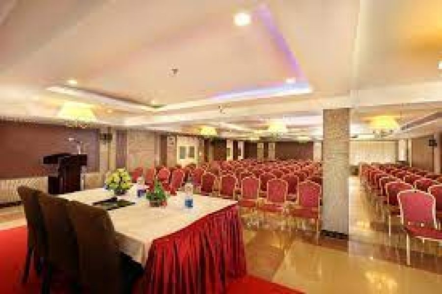 Hotel Cochin Legacy 3-star hotel NH-47 Bye Pass, near Nairs Hospital, Vyttila, Kochi, Kerala 682304